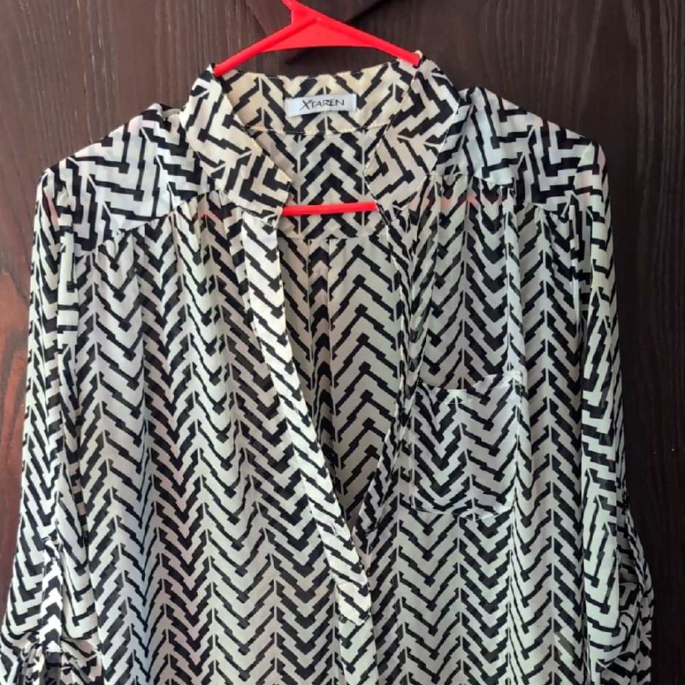 Xtaren Monochrome Geometric Top